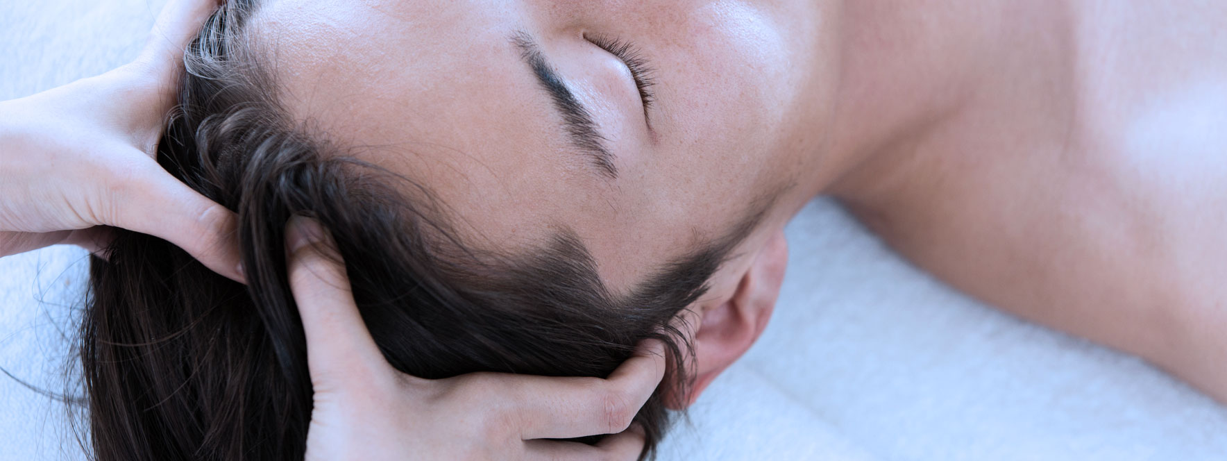 Massage crânien ayurvédique